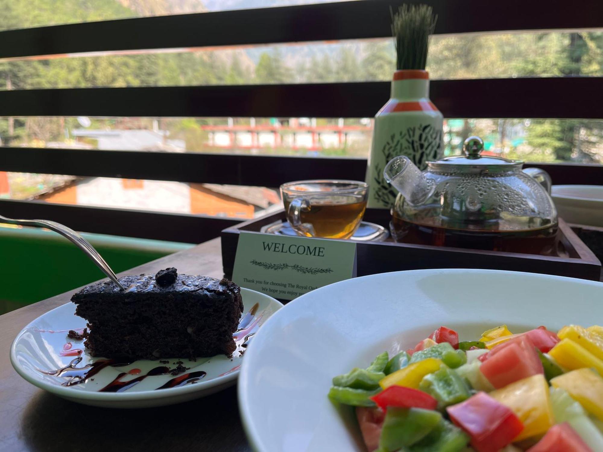 The Royal Orchard Kasol Hotel Eksteriør billede