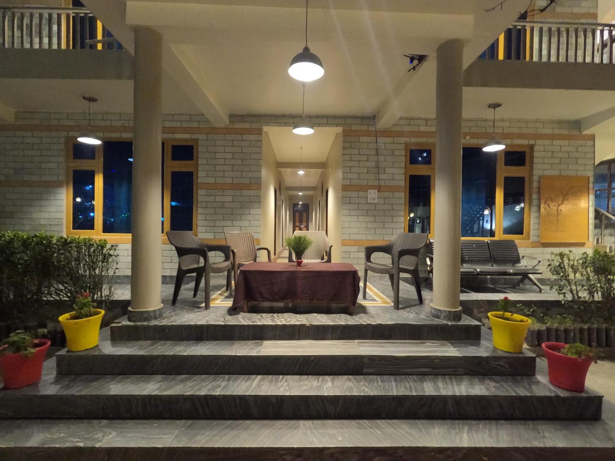 The Royal Orchard Kasol Hotel Eksteriør billede
