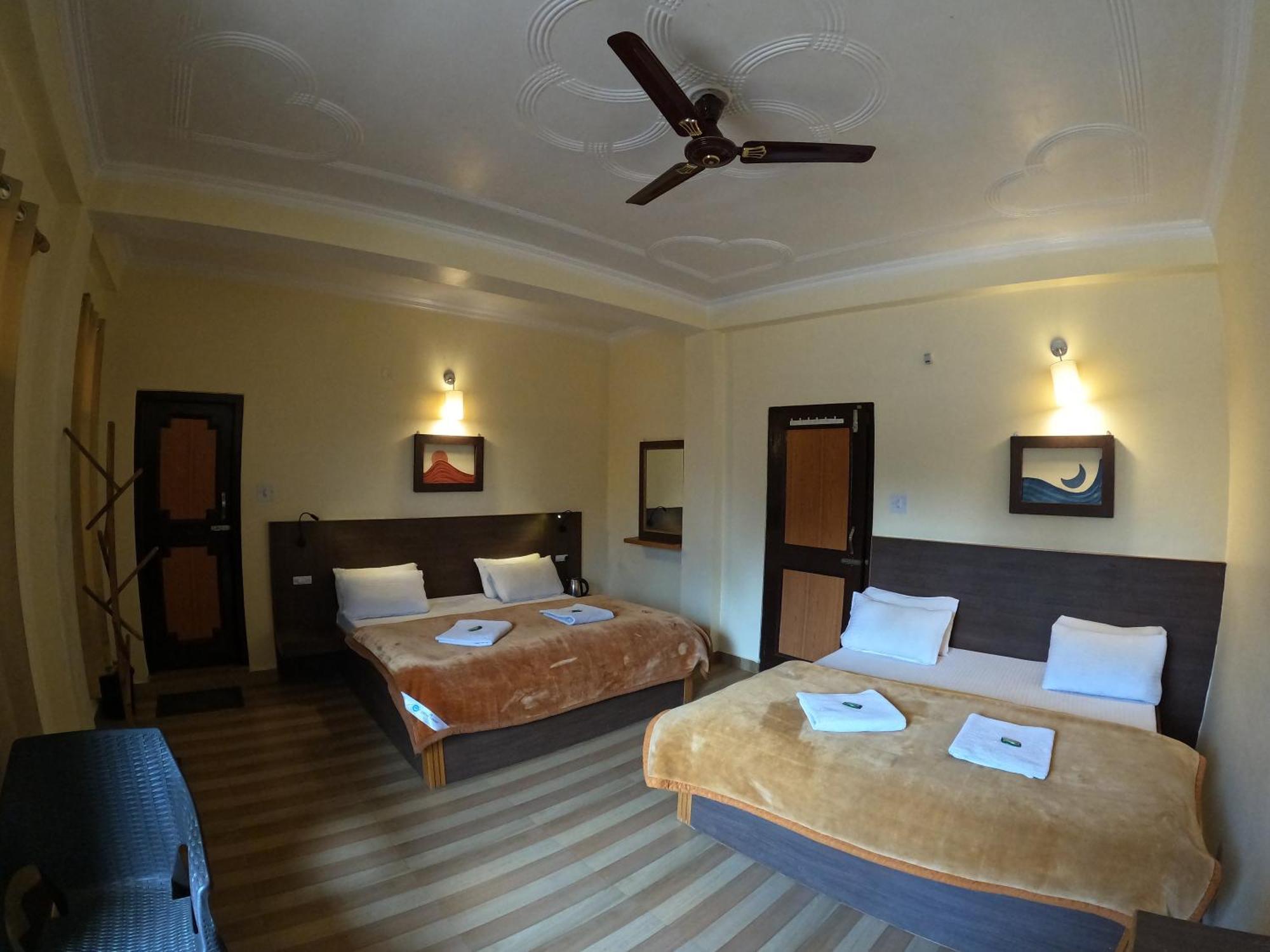 The Royal Orchard Kasol Hotel Eksteriør billede