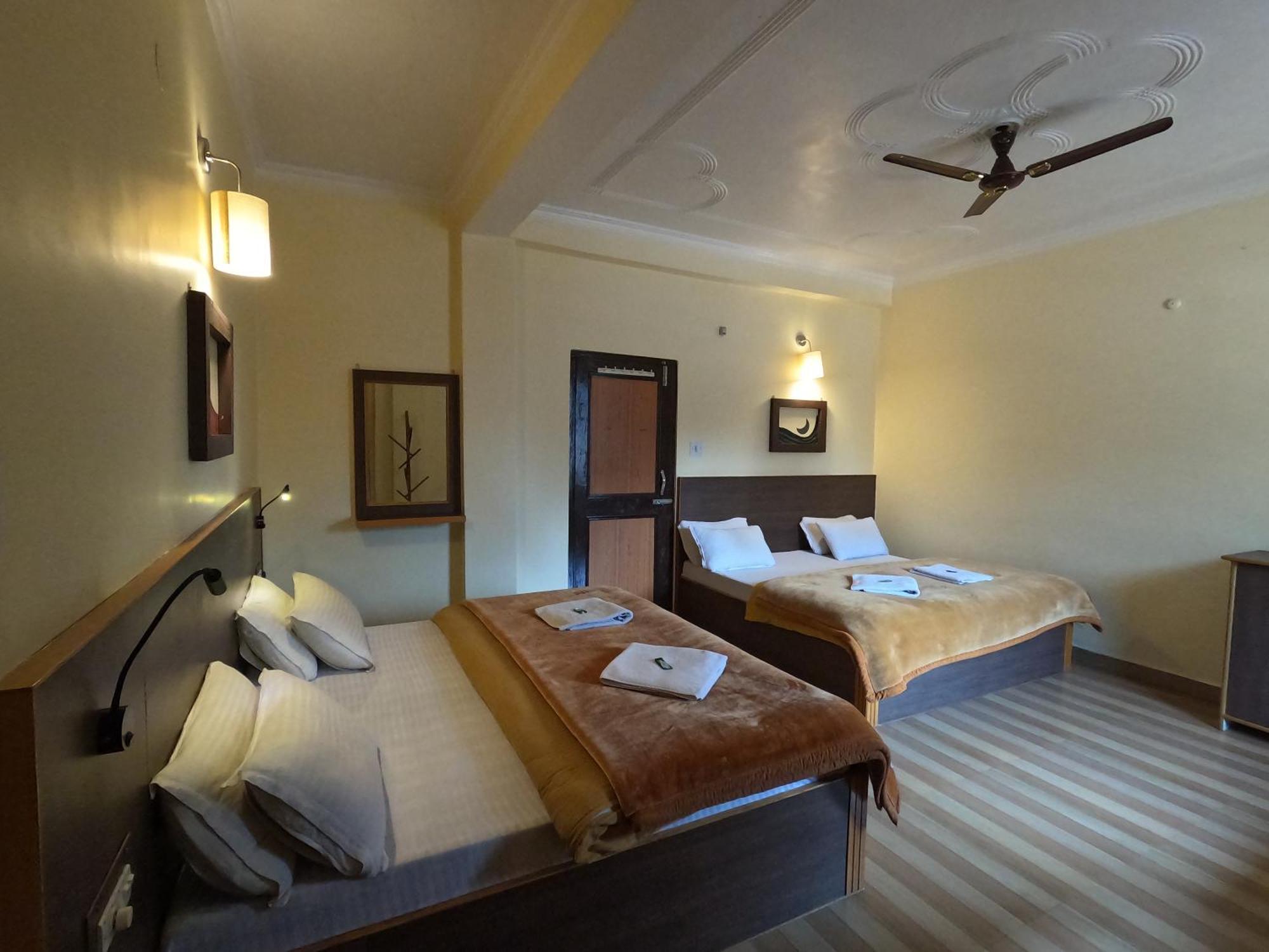 The Royal Orchard Kasol Hotel Eksteriør billede