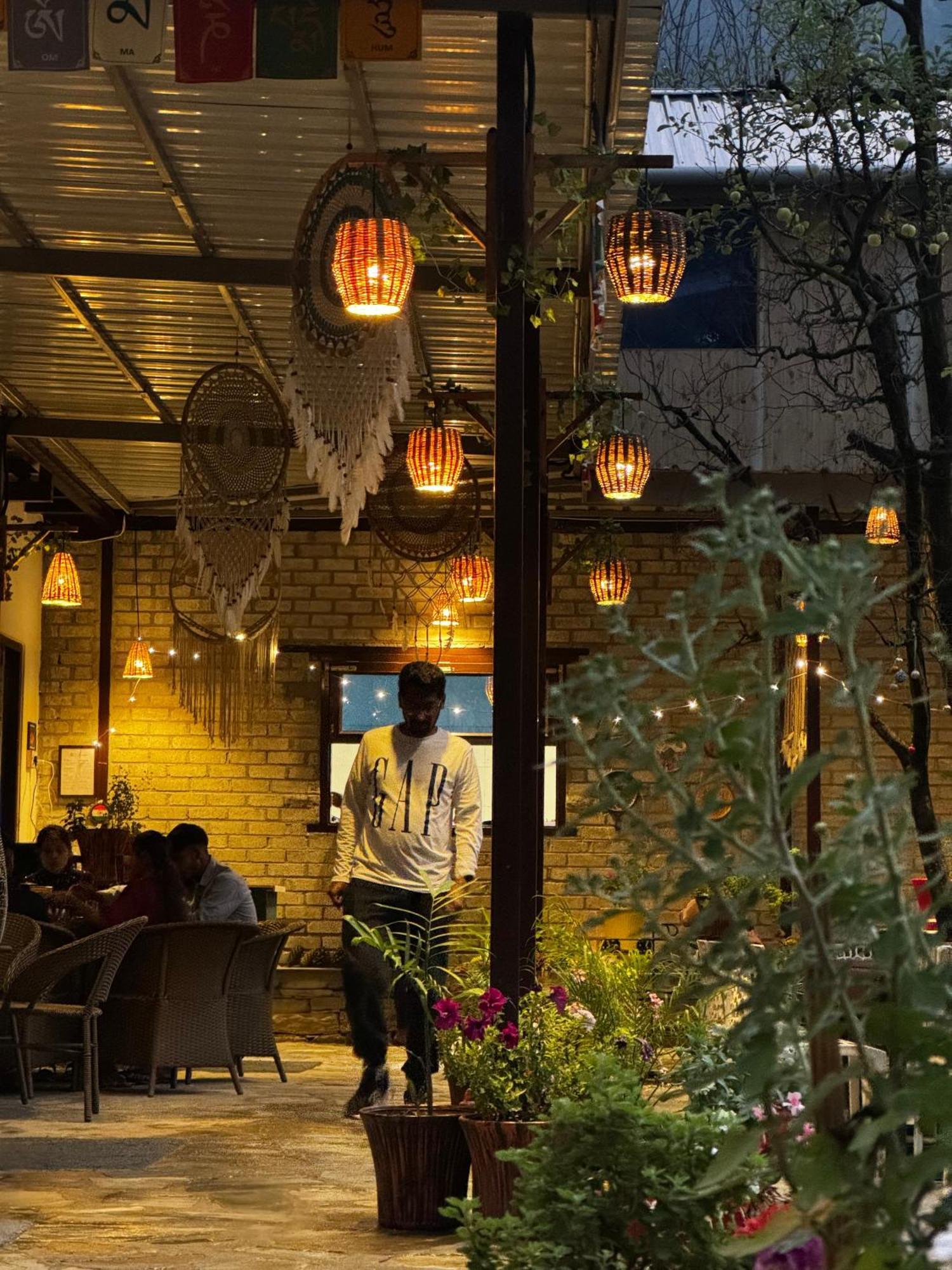 The Royal Orchard Kasol Hotel Eksteriør billede