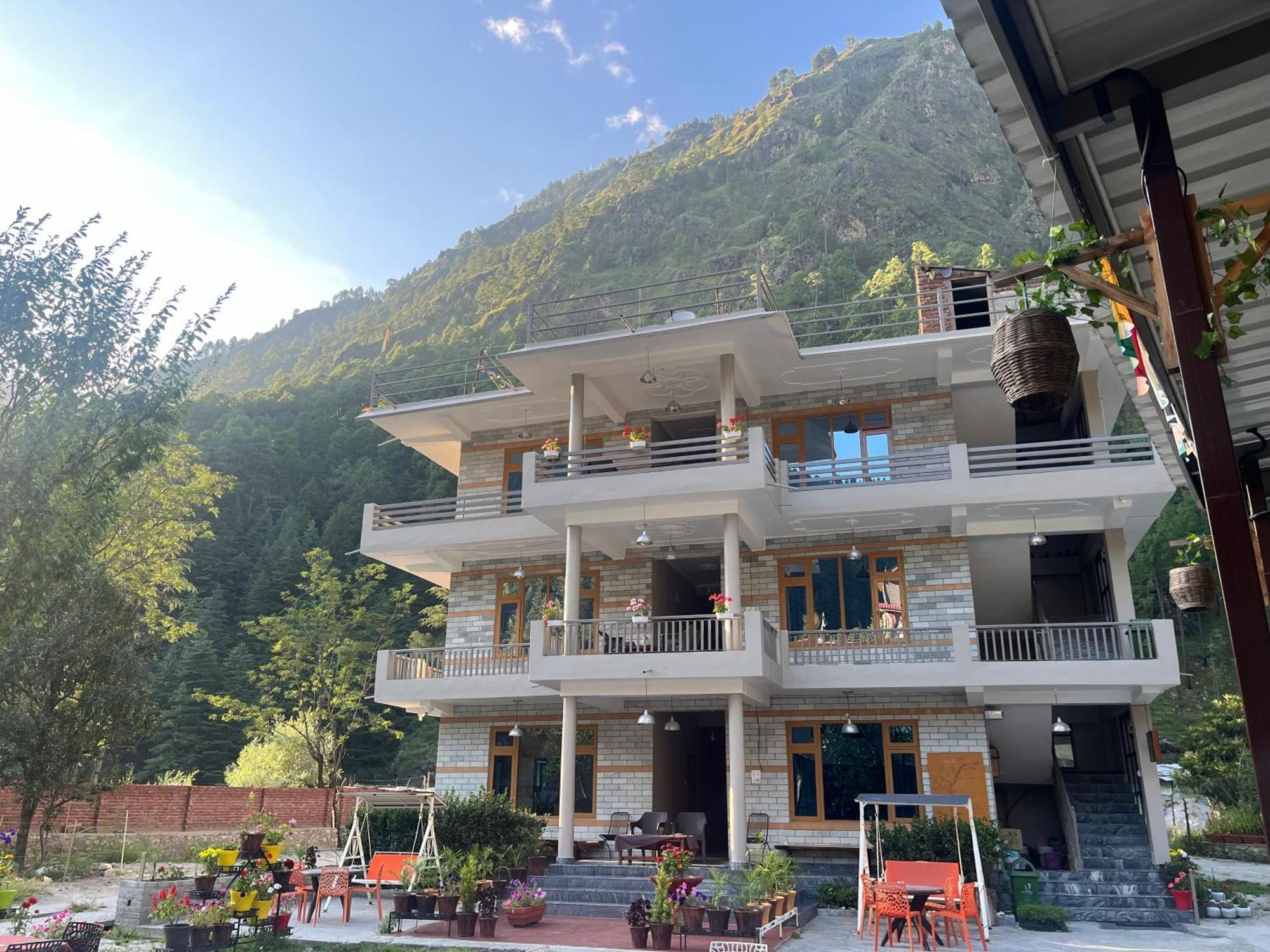 The Royal Orchard Kasol Hotel Eksteriør billede