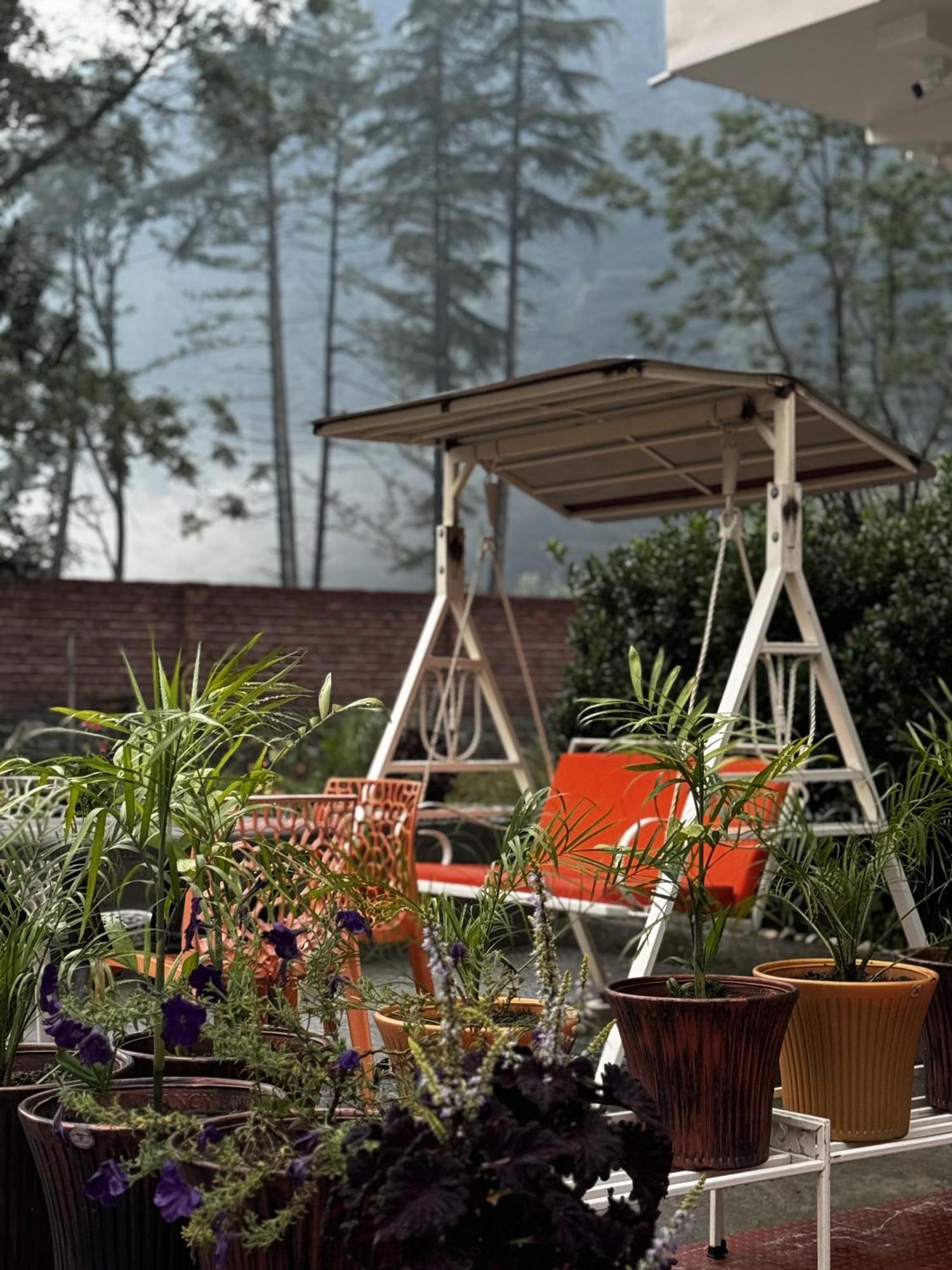 The Royal Orchard Kasol Hotel Eksteriør billede